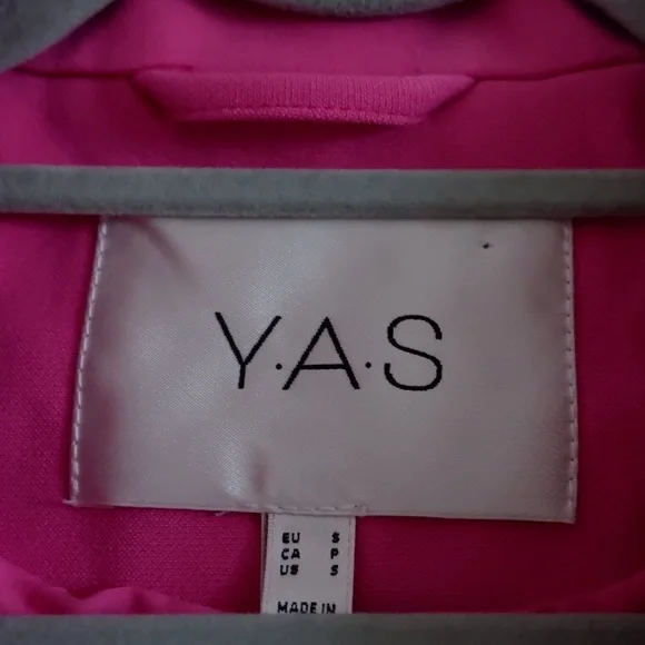 SOLD- Y.A.S. Apple Blazer - Picture 4 of 8